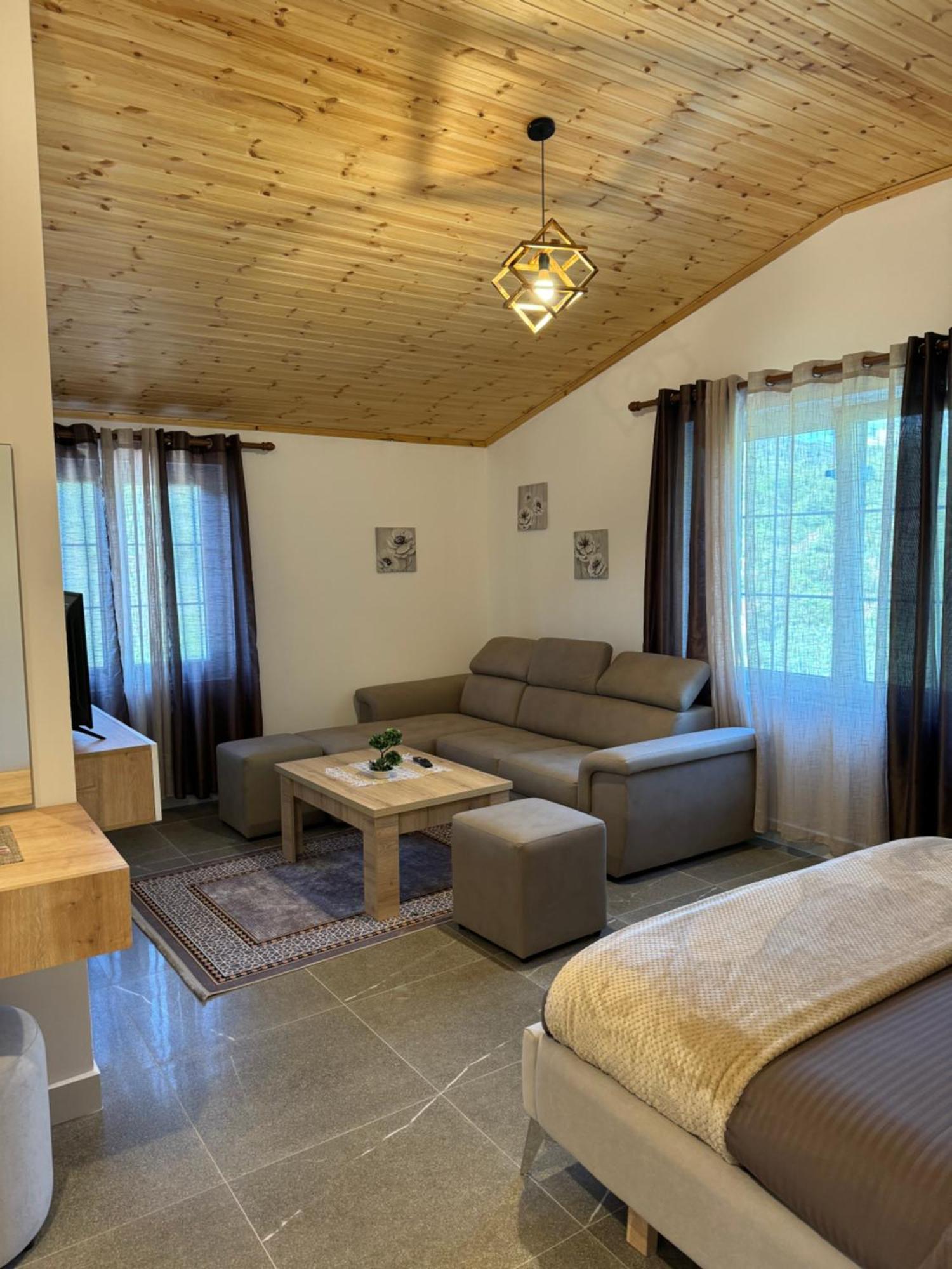 Qyteza Guest House & Camping Shkodër Esterno foto